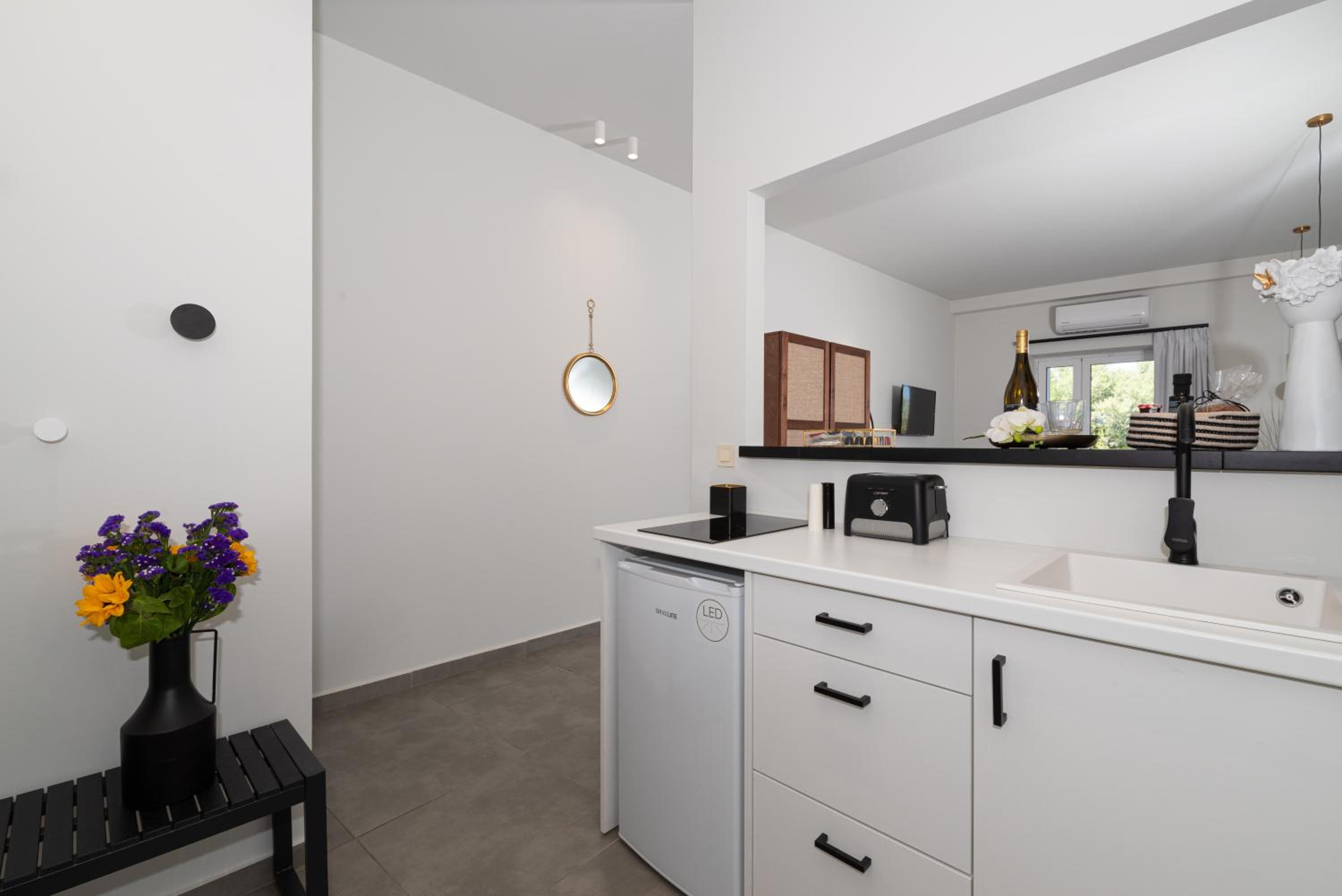 Meliora Suites