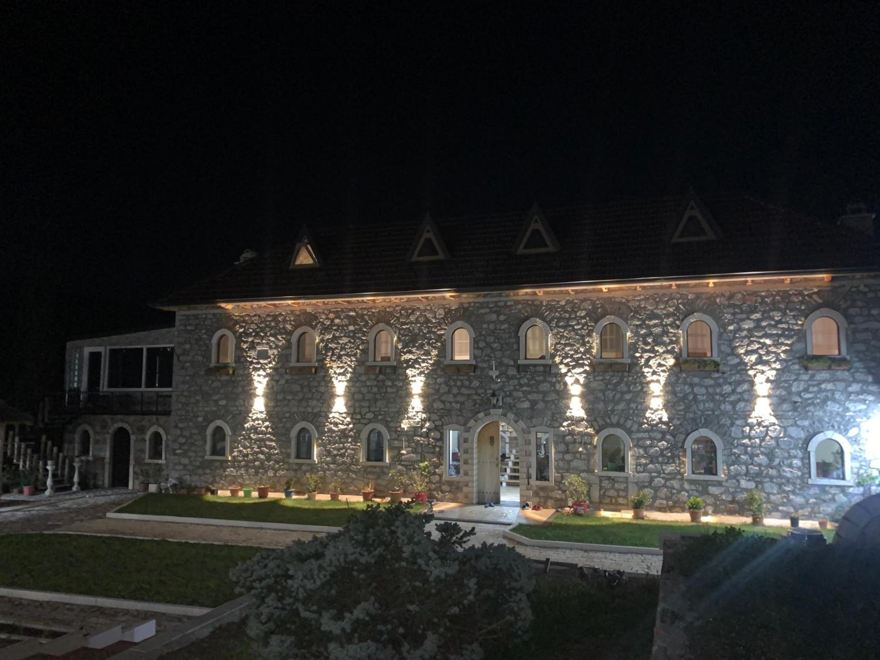 Bujtina Gjana