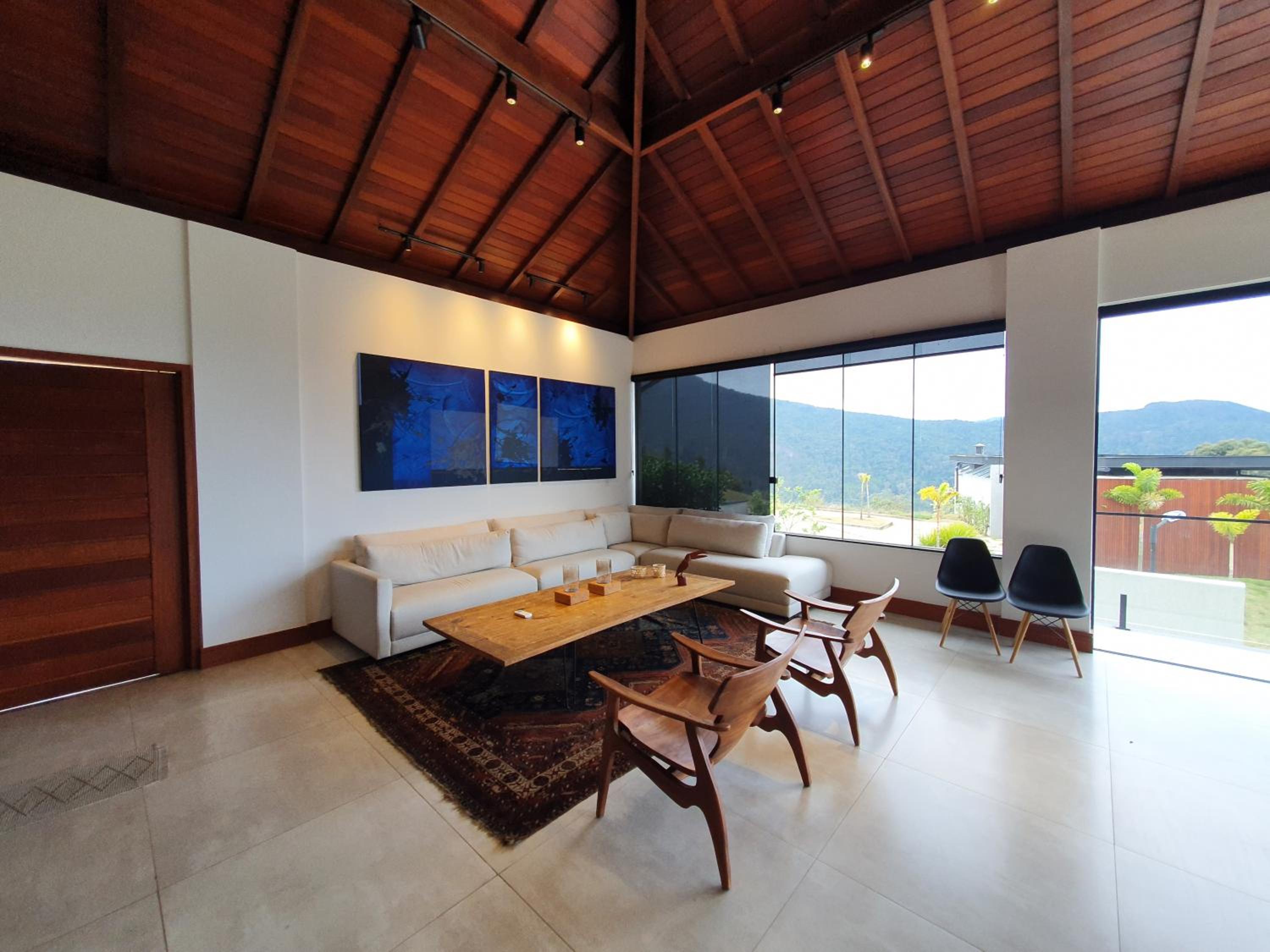 Casa 05 Monte Boa Vista - Casa de Luxo na Serra com Sauna e 4 Suítes