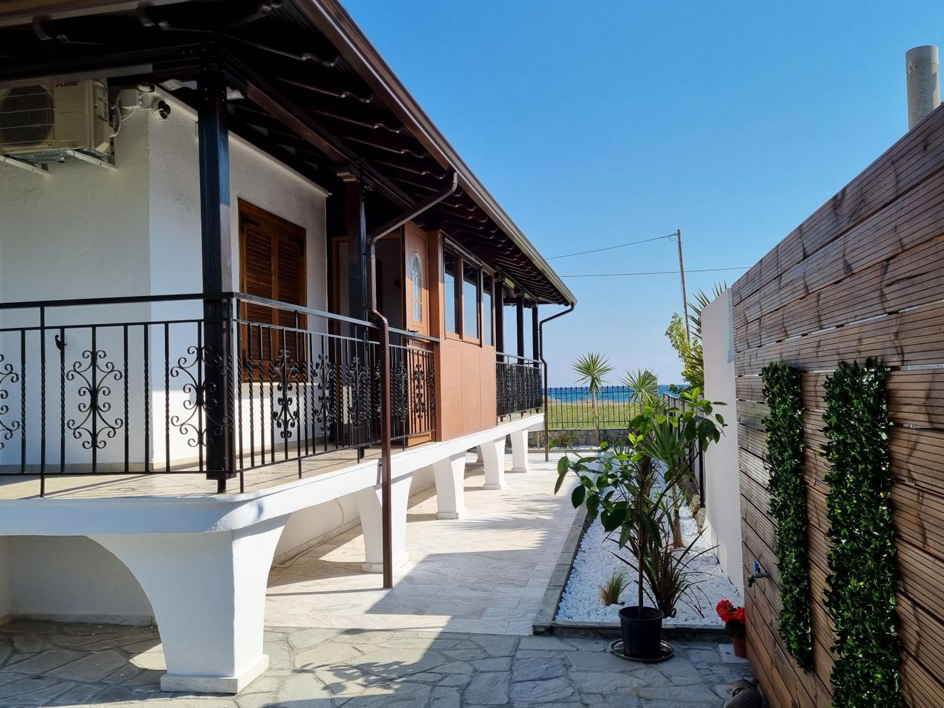 OASIS BEACH HOUSE view 3