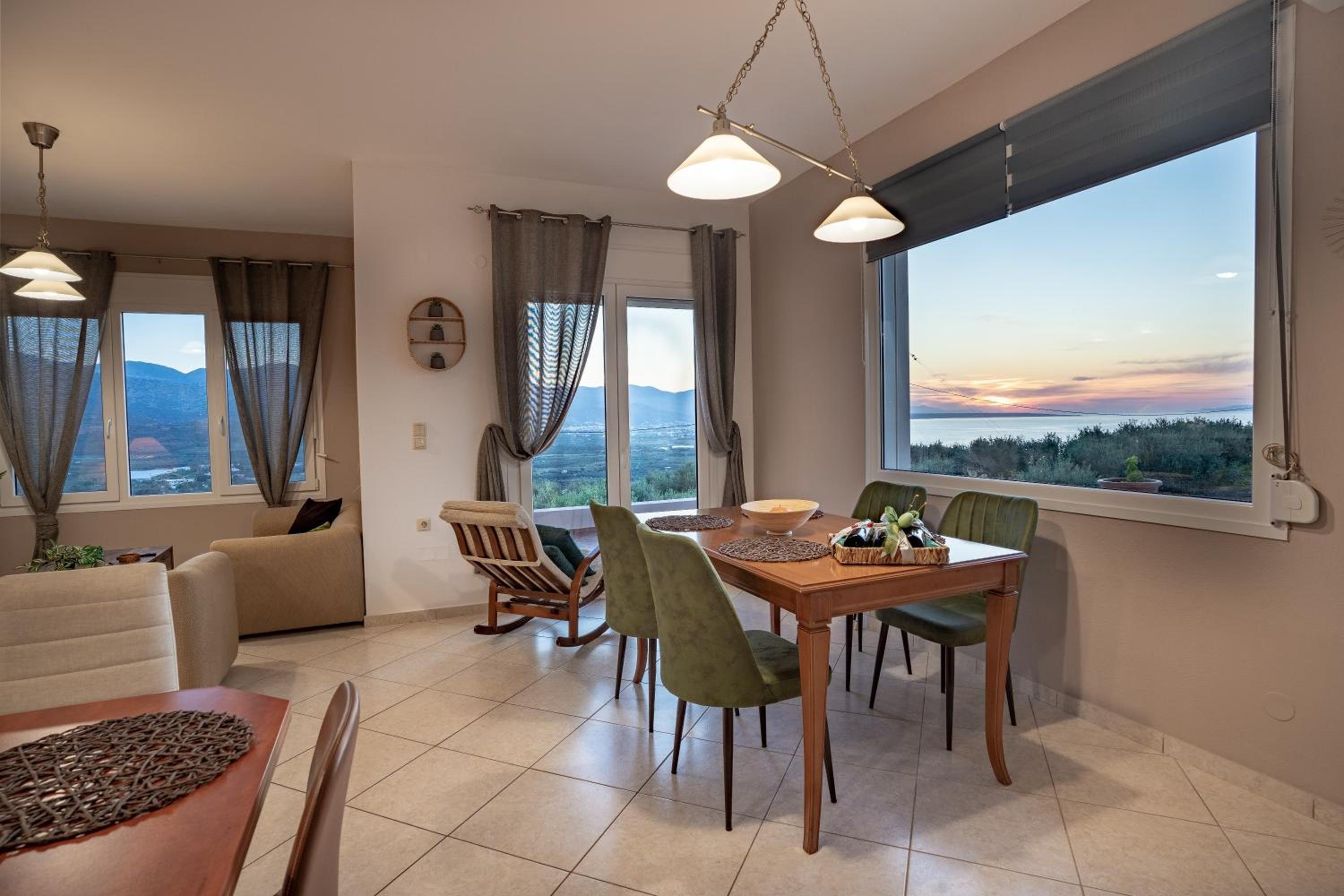 Villa Aktis with Freshwater Pool and Sea View
