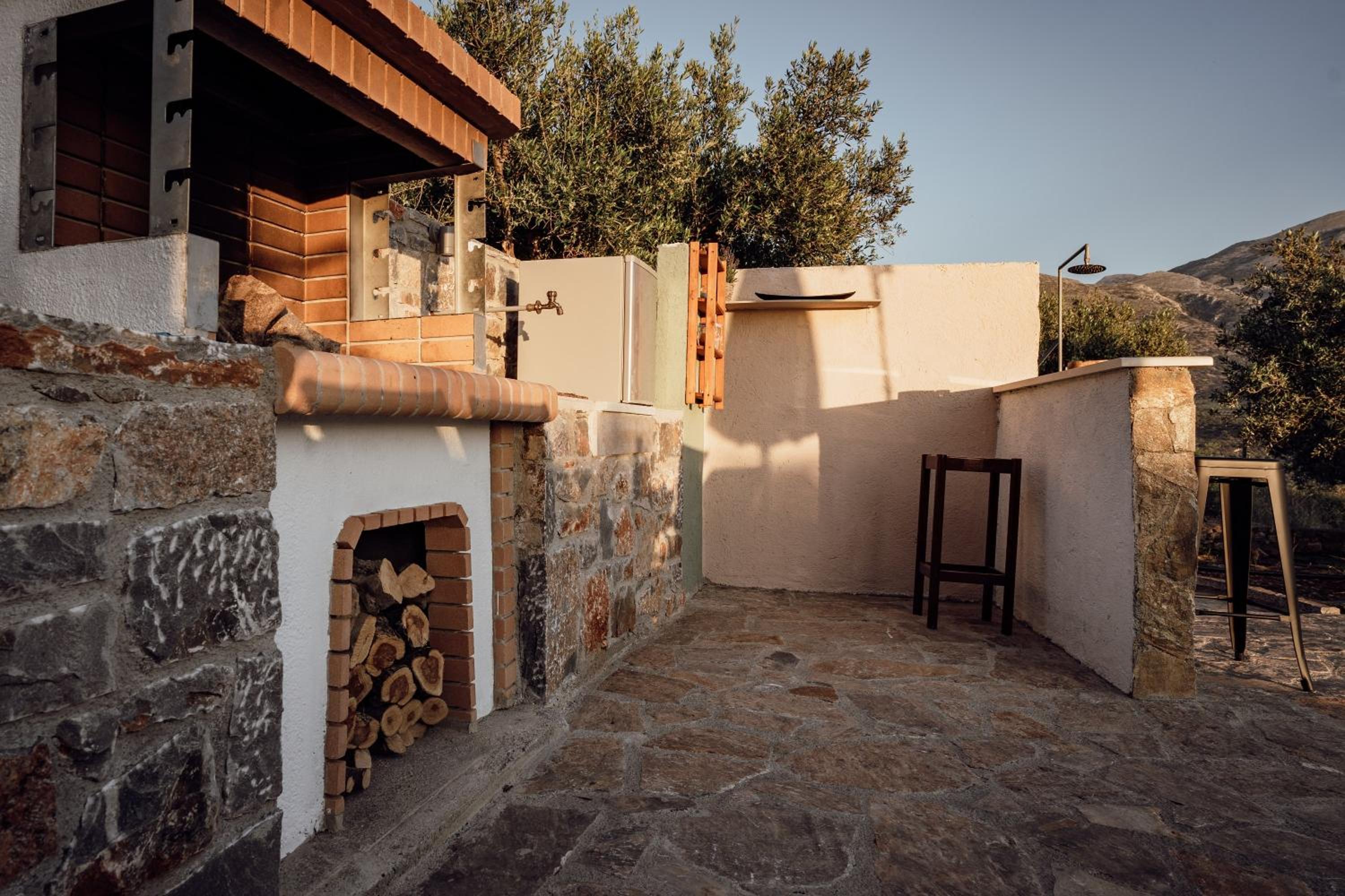 Villa Aktis with Freshwater Pool and Sea View