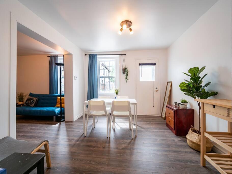 QUEBEC CITY DOWNTOWN CONDO (PARKING INCLUDED)