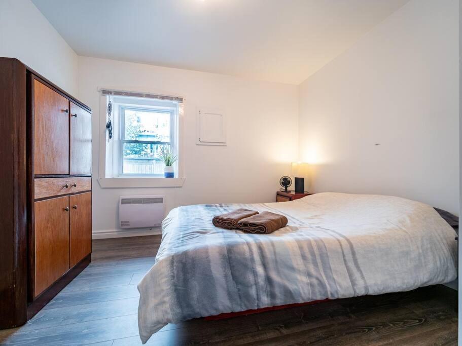 QUEBEC CITY DOWNTOWN CONDO (PARKING INCLUDED)