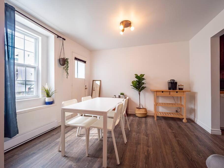QUEBEC CITY DOWNTOWN CONDO (PARKING INCLUDED)