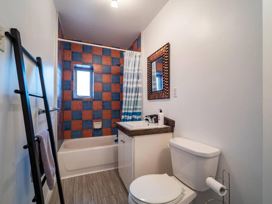QUEBEC CITY DOWNTOWN CONDO (PARKING INCLUDED)