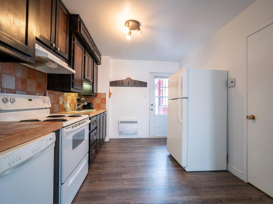 QUEBEC CITY DOWNTOWN CONDO (PARKING INCLUDED)