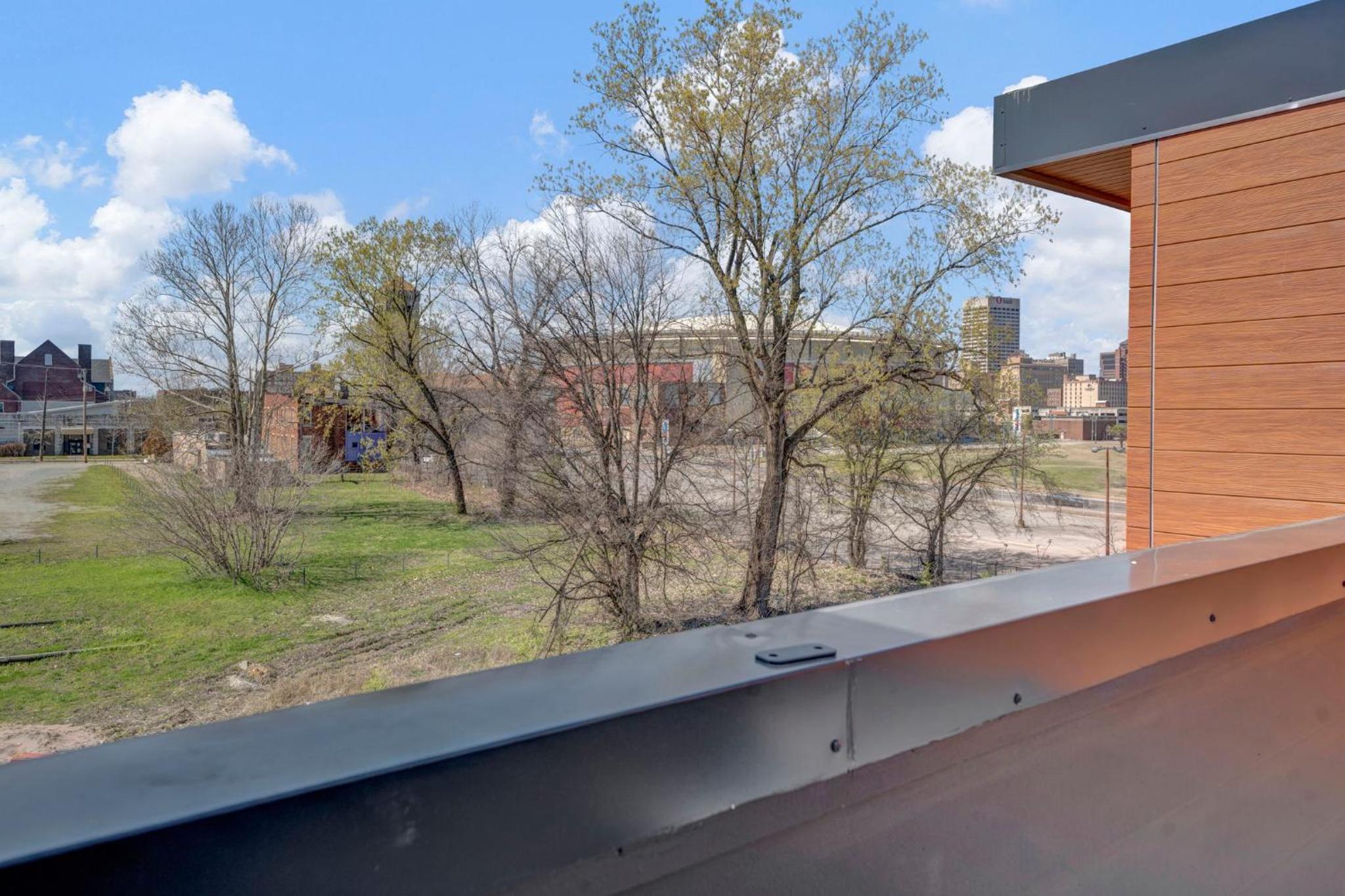 The Memphian - A luxurious 4-story condo view 3