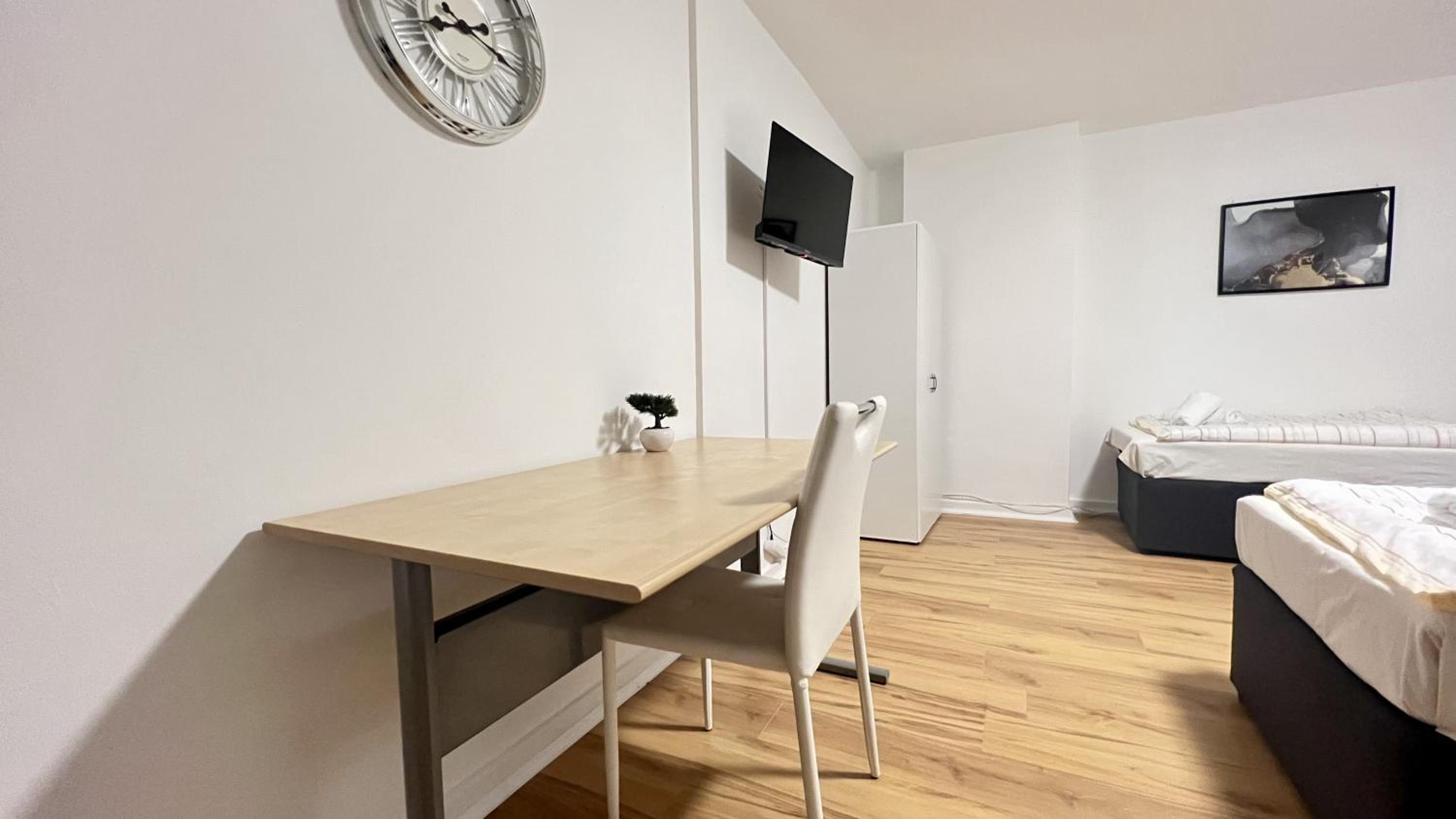 Monteurwohnung Brunsbüttel zentrale Lage mit Parkplatz & Schleusenblick