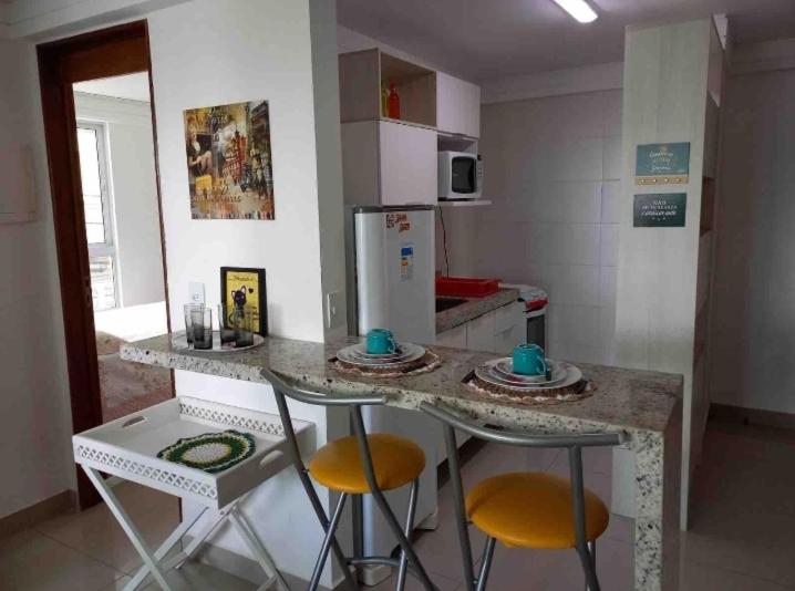 Apt 2 quartos na Beira Mar na praia de Intermares 110
