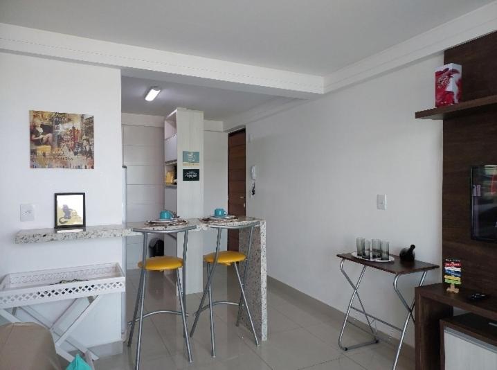 Apt 2 quartos na Beira Mar na praia de Intermares 110