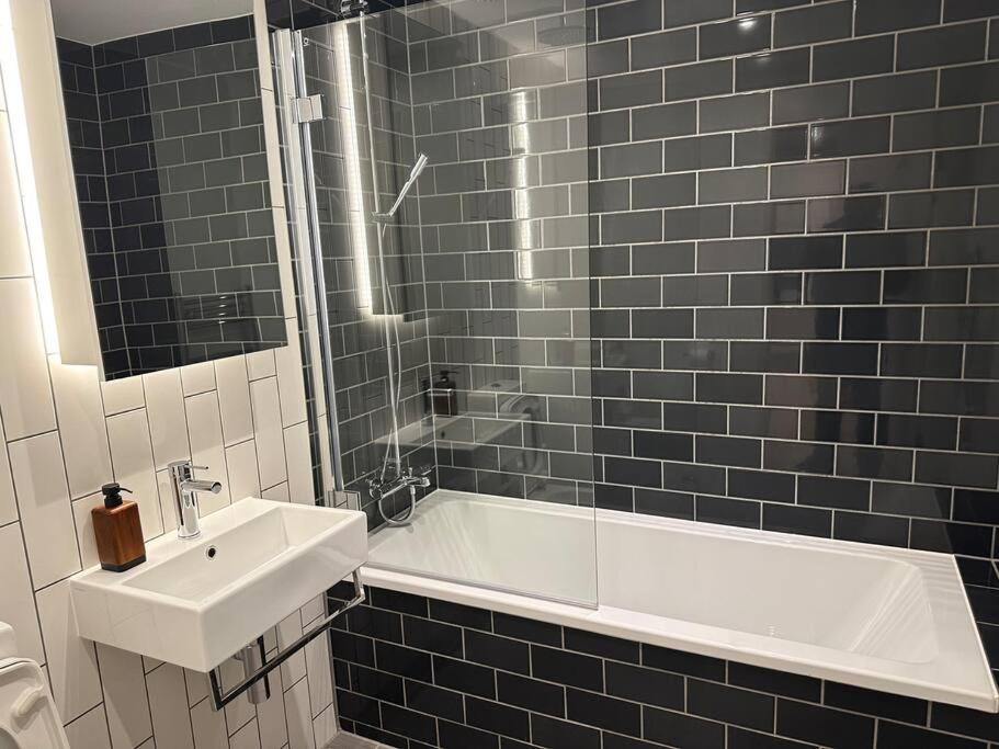 Spacious modern 1 bed Apartment.