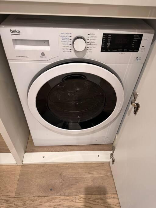 Spacious modern 1 bed Apartment.