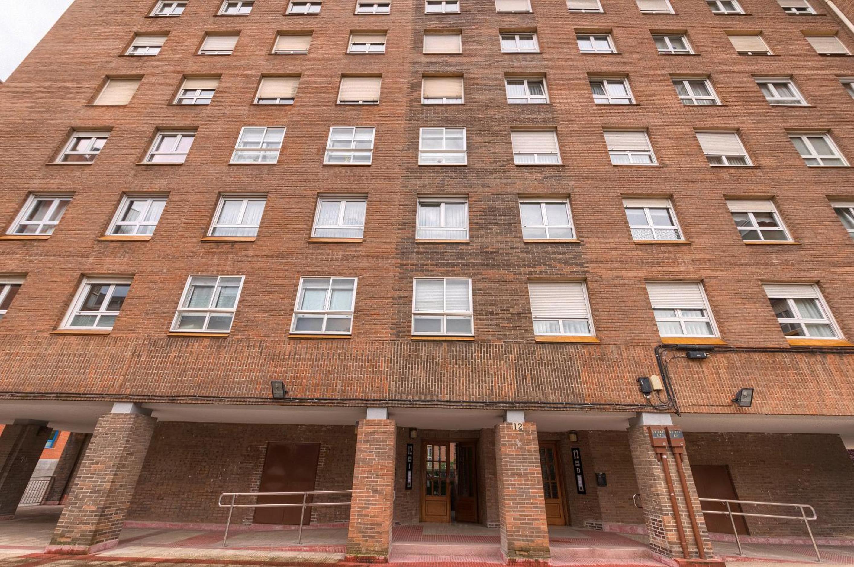 Vivienda turística reformada en zona residencial con garaje y wifi
