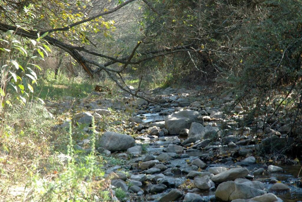 casa en las sierras piscina y rio cerca