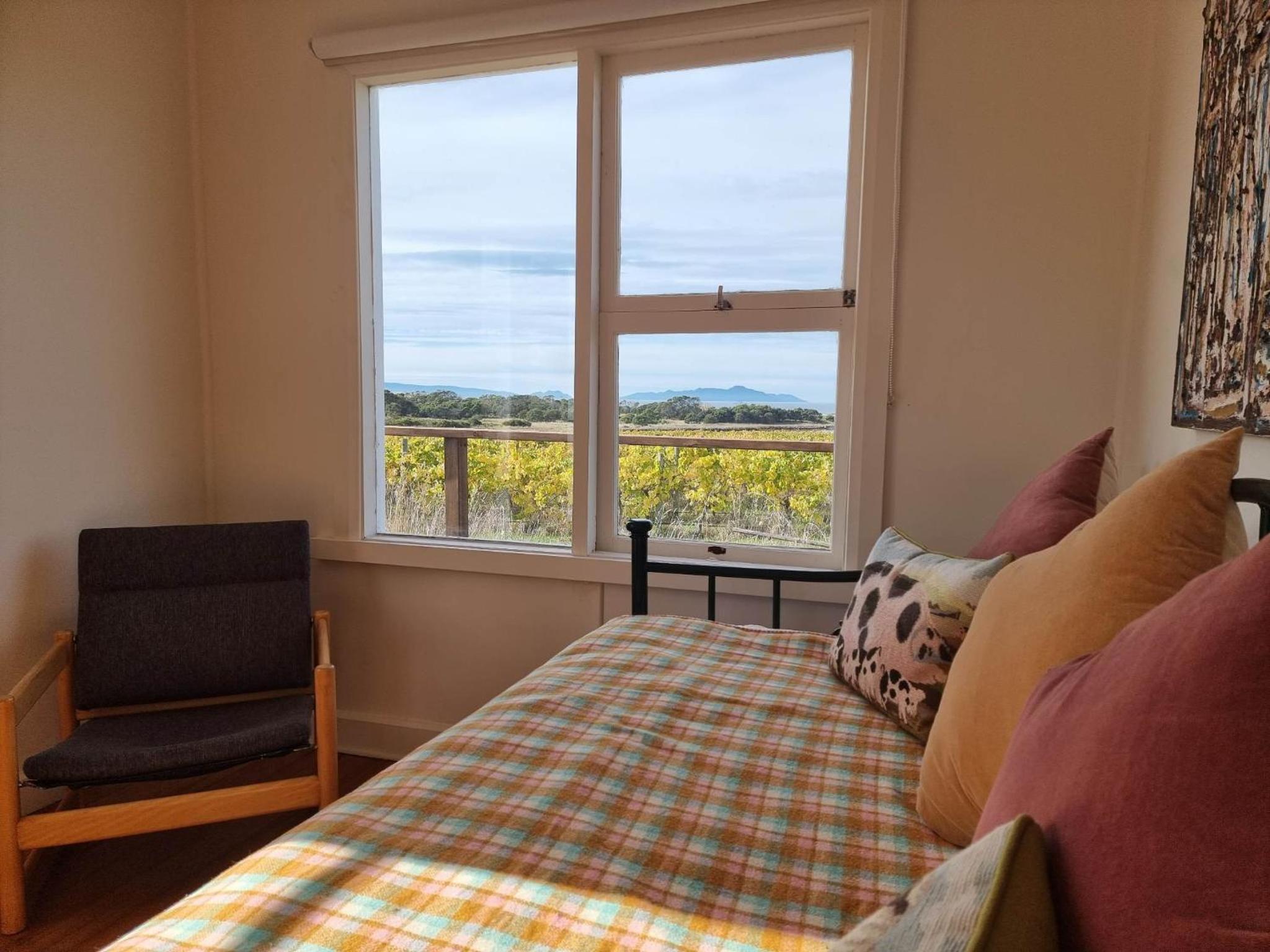 Pip's Place - Lisdillon - Waterfront