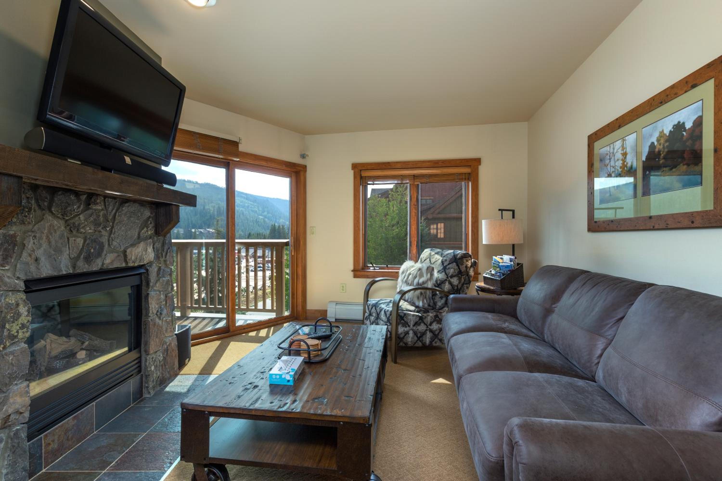 Red Hawk Lodge by Summit County Mountain Retreats view 4