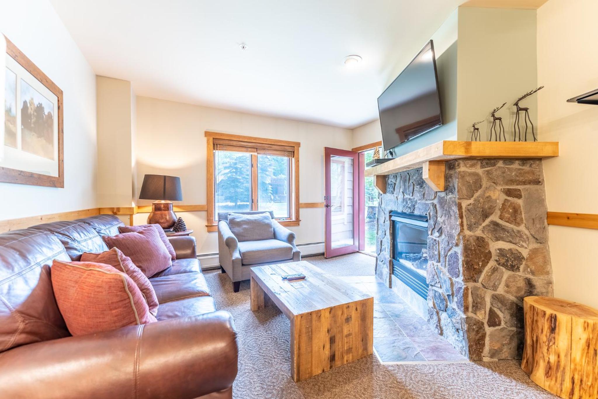 Red Hawk Lodge by Summit County Mountain Retreats view 2