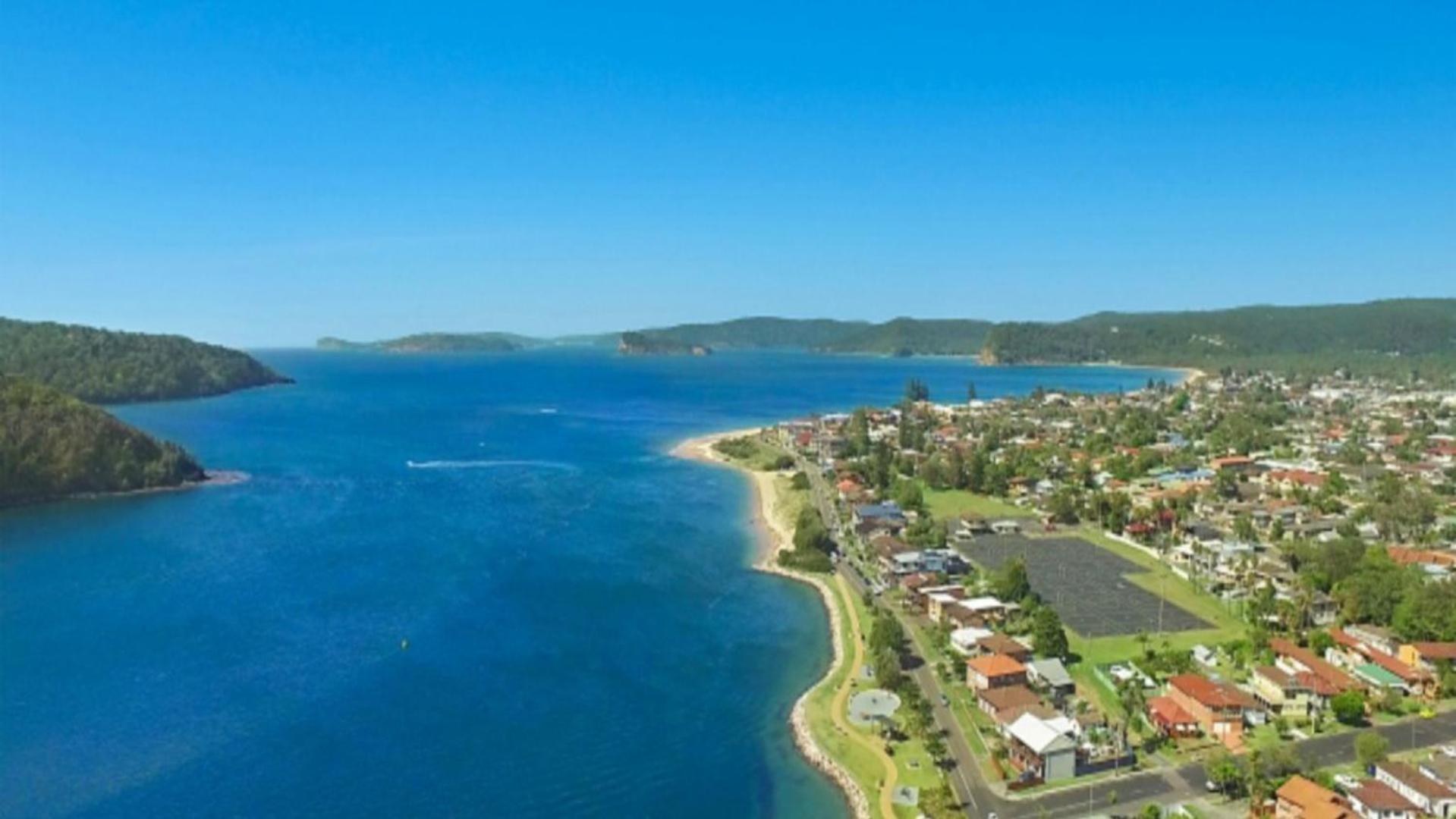 Contempory Penthouse - Waterfront Umina Beach