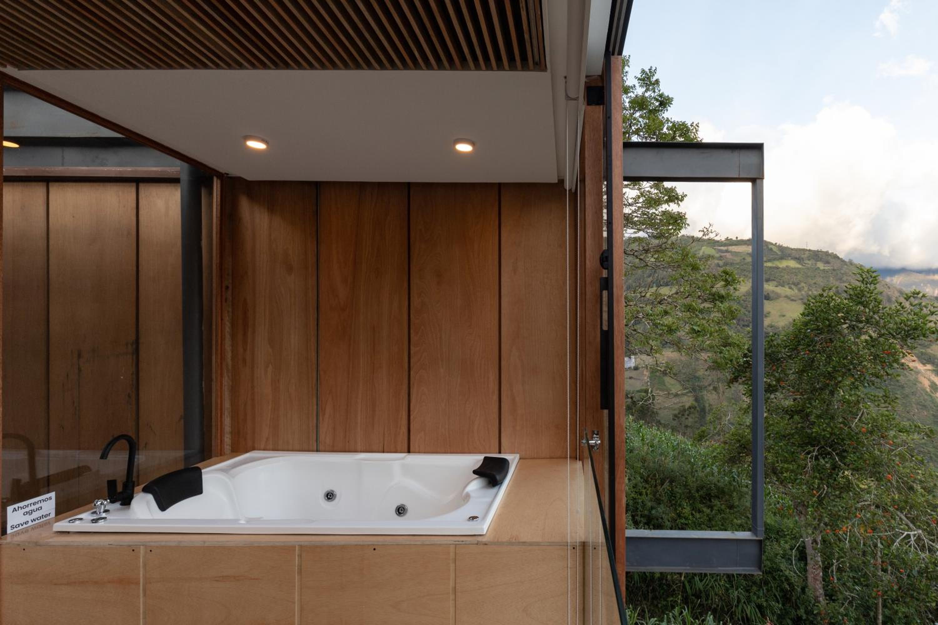 Deluxe volcán Primeras suites colgantes del mundo