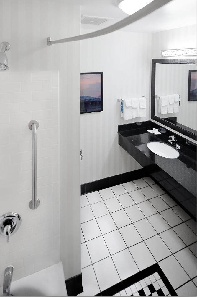 Vineland Vacations - Fairfield Inn  Suites by Marriott Millville Vineland - Property Image 4