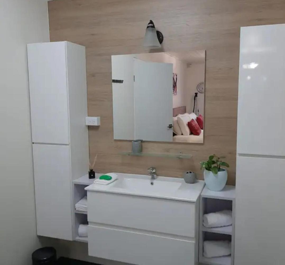 Ojanea Home