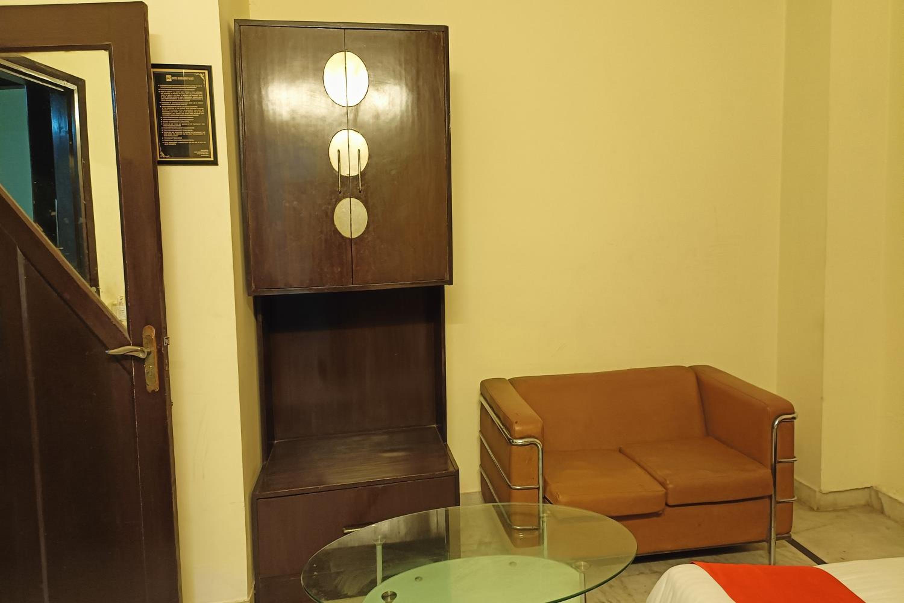 Hotel Mandakini Palace