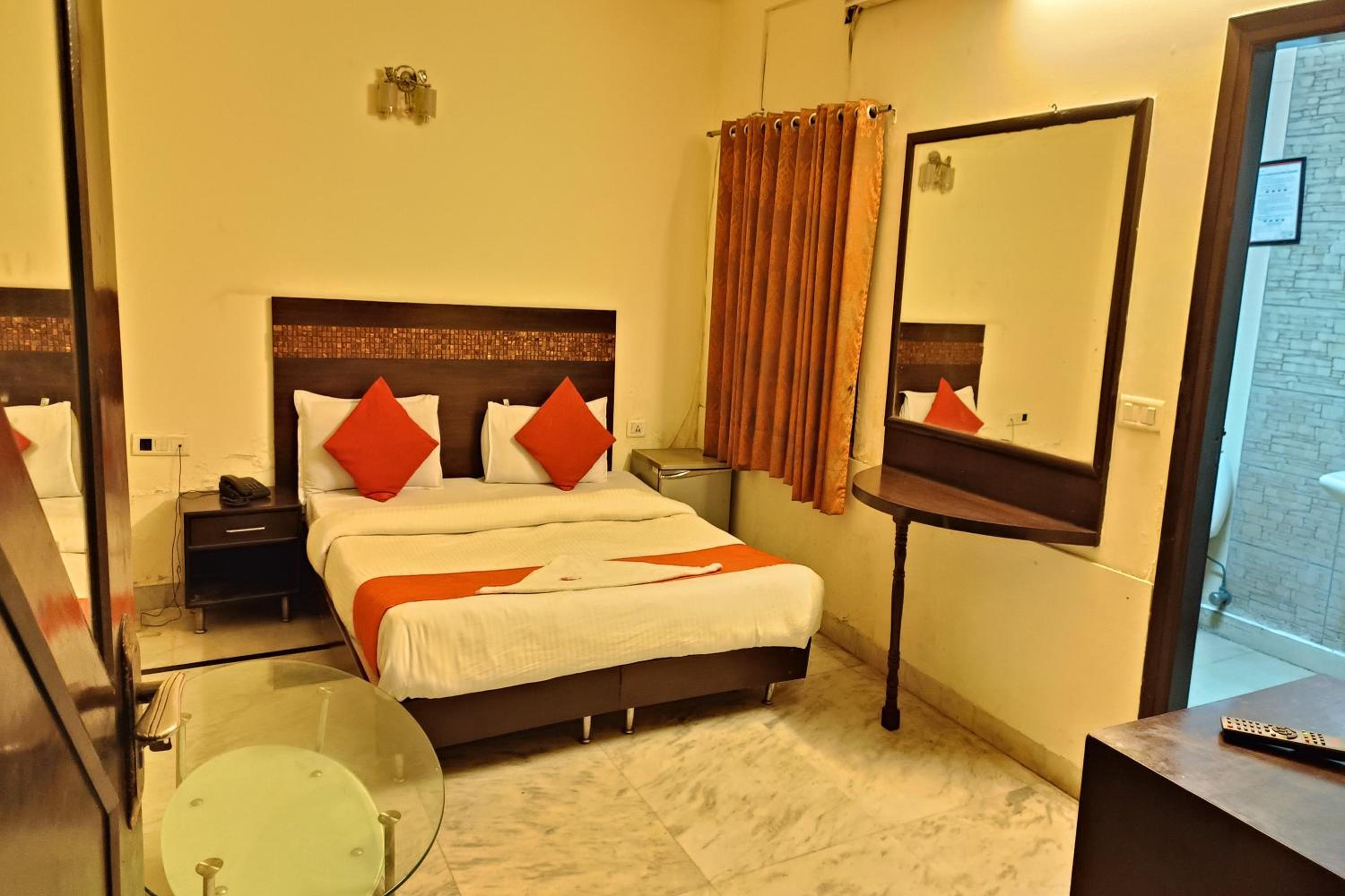 Hotel Mandakini Palace