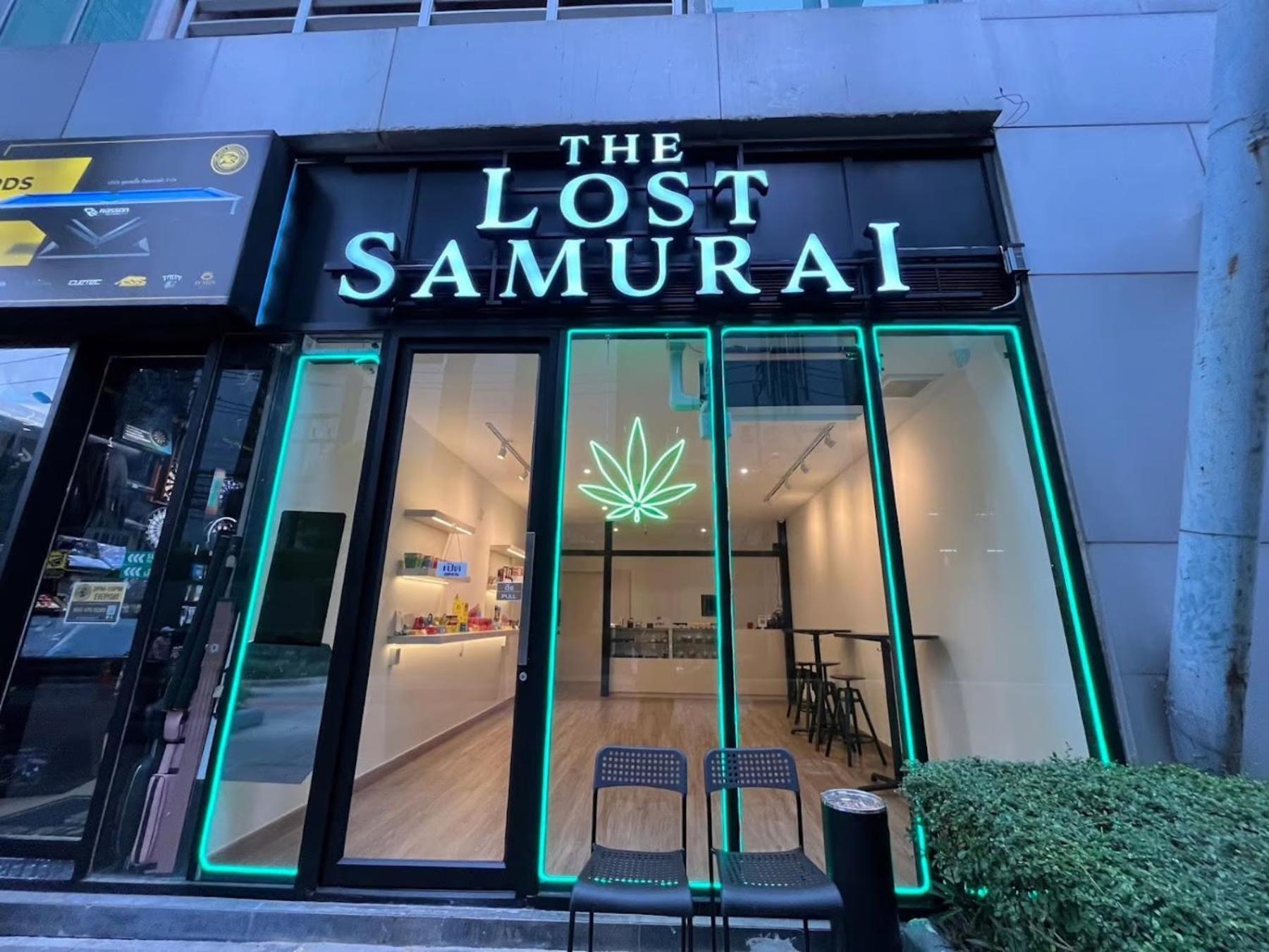 Comfortable Studio, Walk to BTS, Free Wi-Fi, Great Location