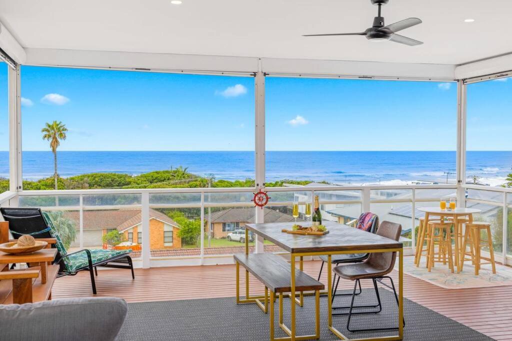 Sun Catcher - ocean views, walk to beach, lake, cafés, shops