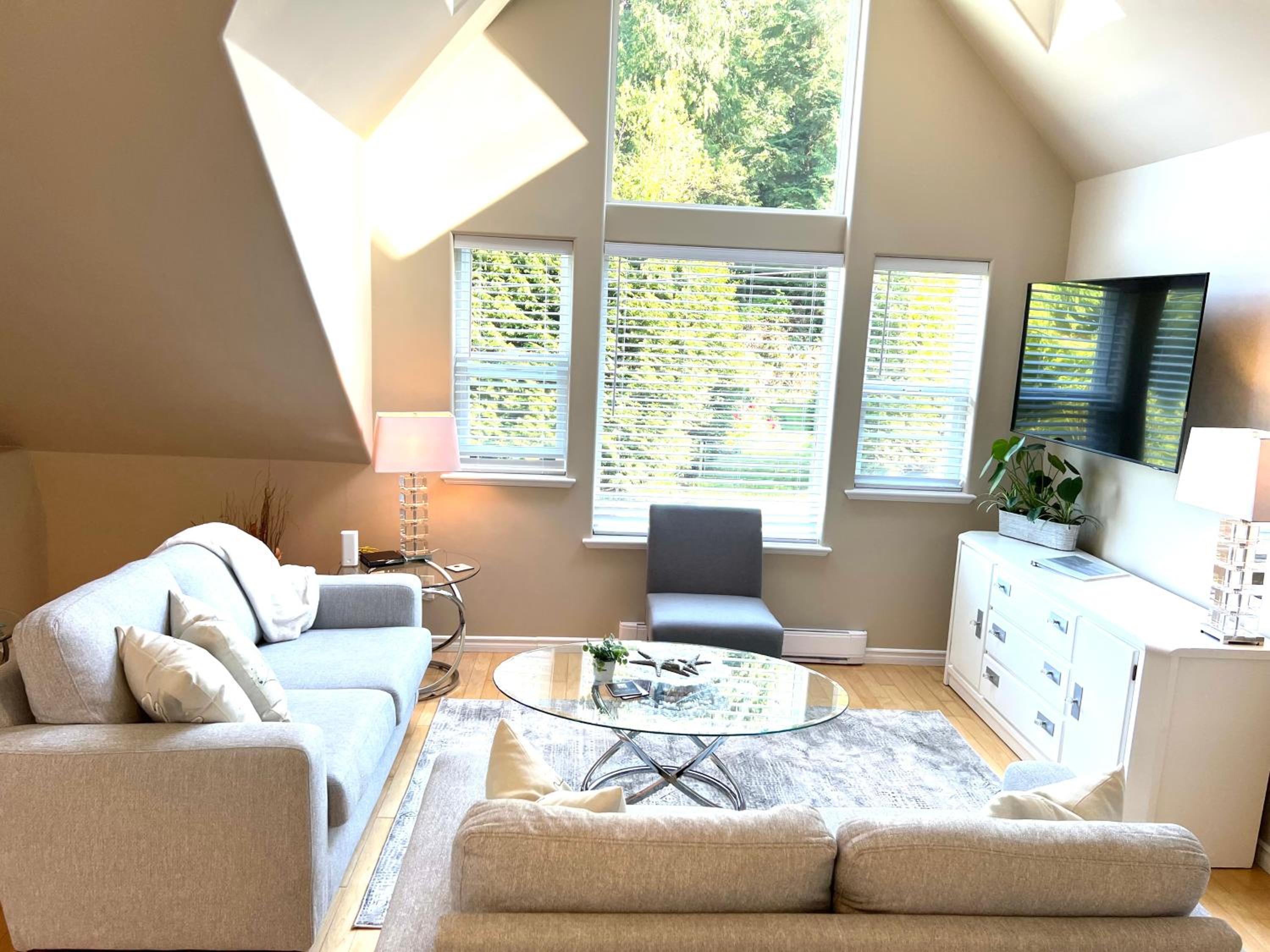 Sea and Cedar Retreat-a home in a tranquil setting