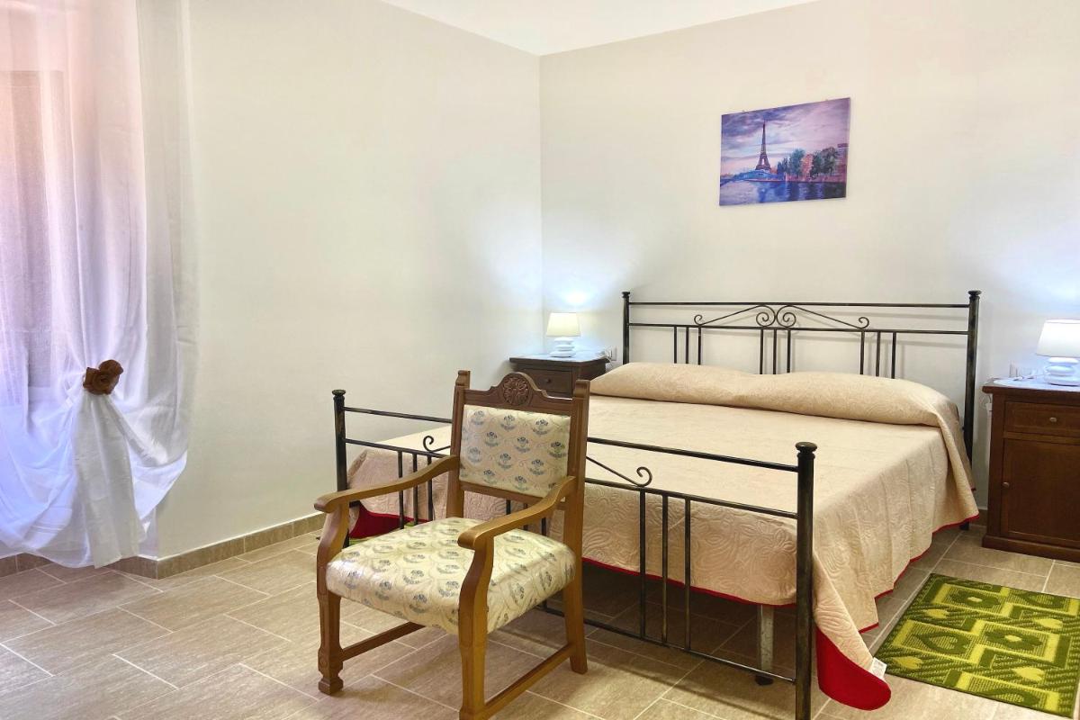 Historical Home Few Steps From Sea - Happy Rentals view 3