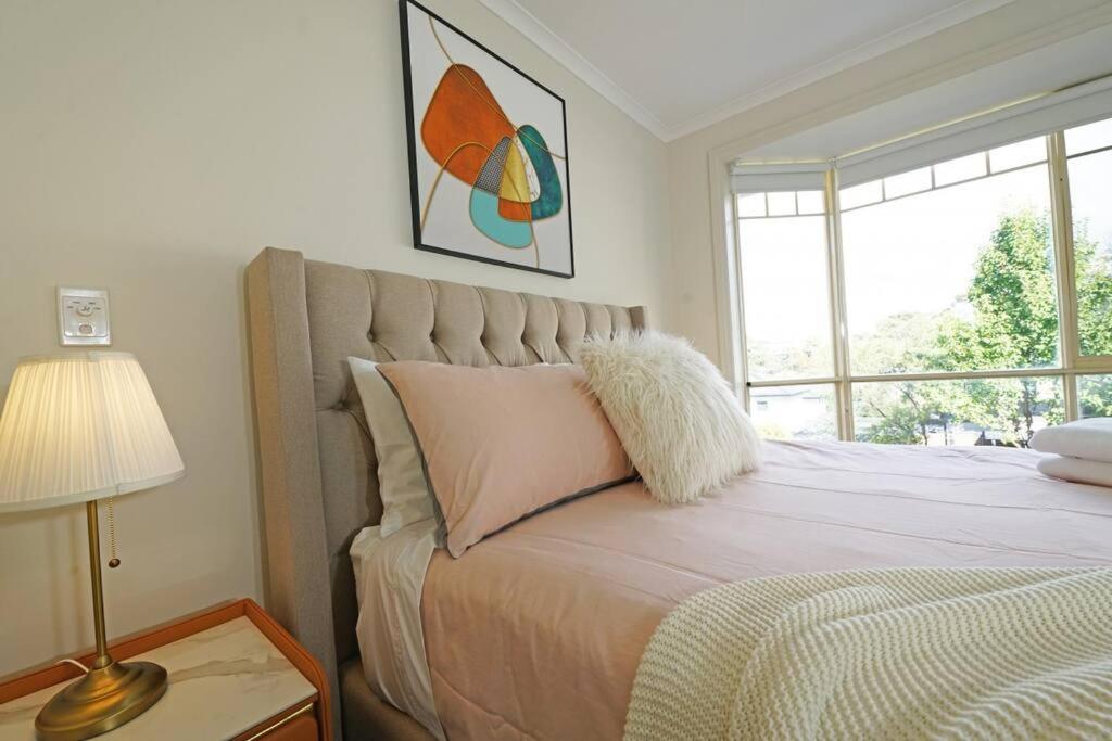 Charming Convenient 2BR Compact House Ringwood