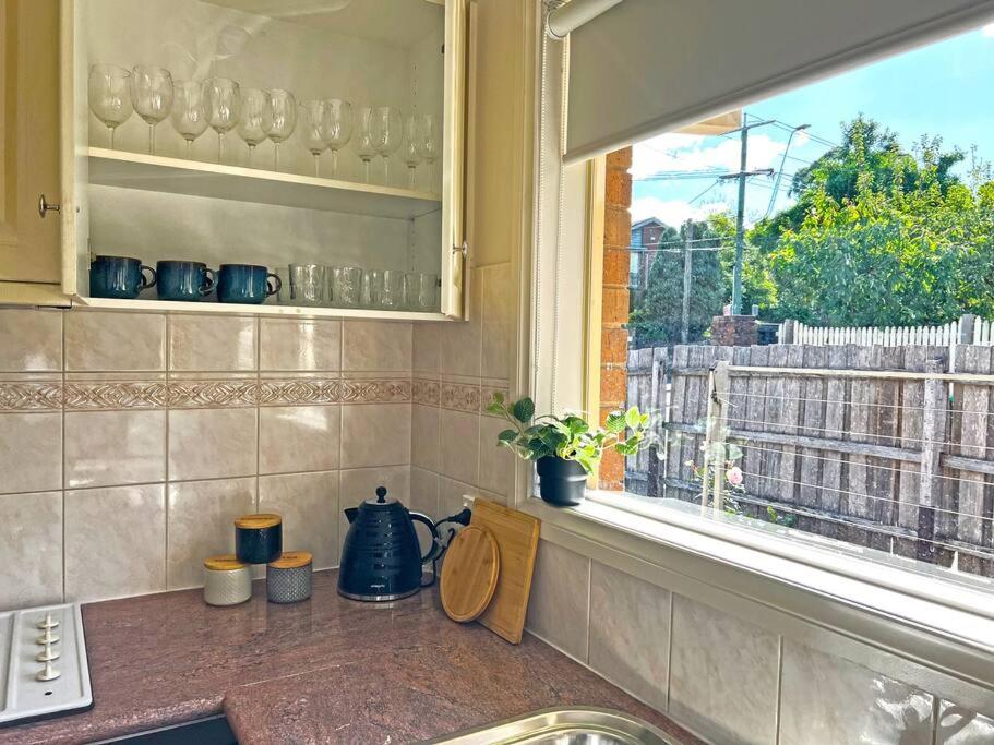 Charming Convenient 2BR Compact House Ringwood