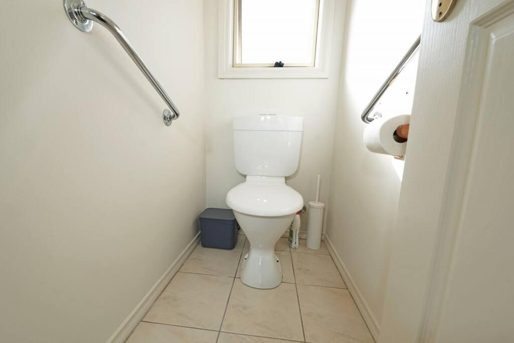 Charming Convenient 2BR Compact House Ringwood