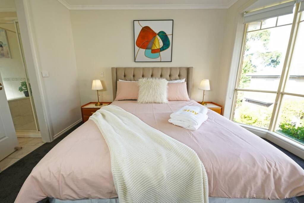Charming Convenient 2BR Compact House Ringwood