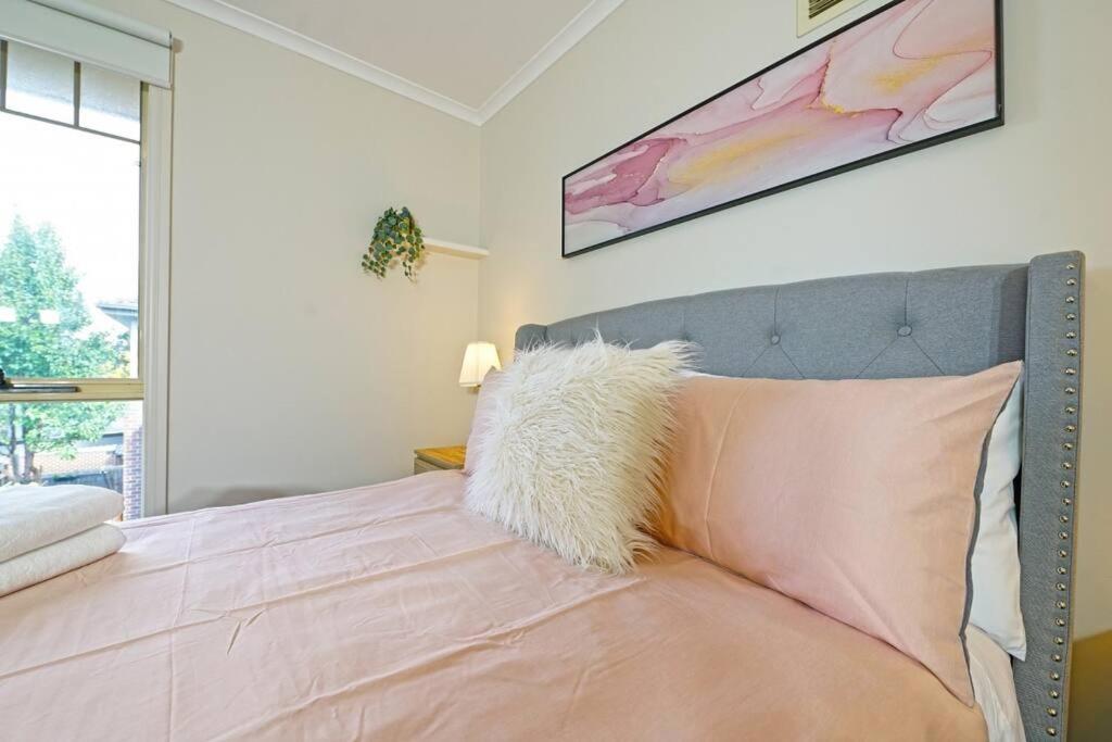 Charming Convenient 2BR Compact House Ringwood