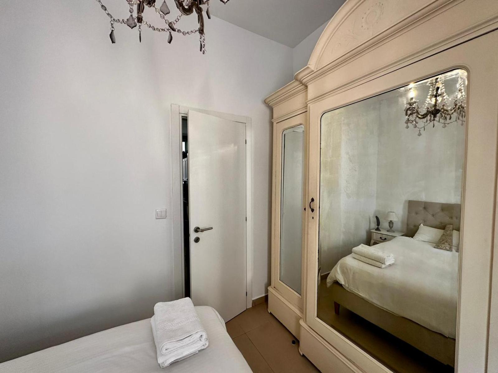 Modern Private apt - Walking distance to Valletta view 5