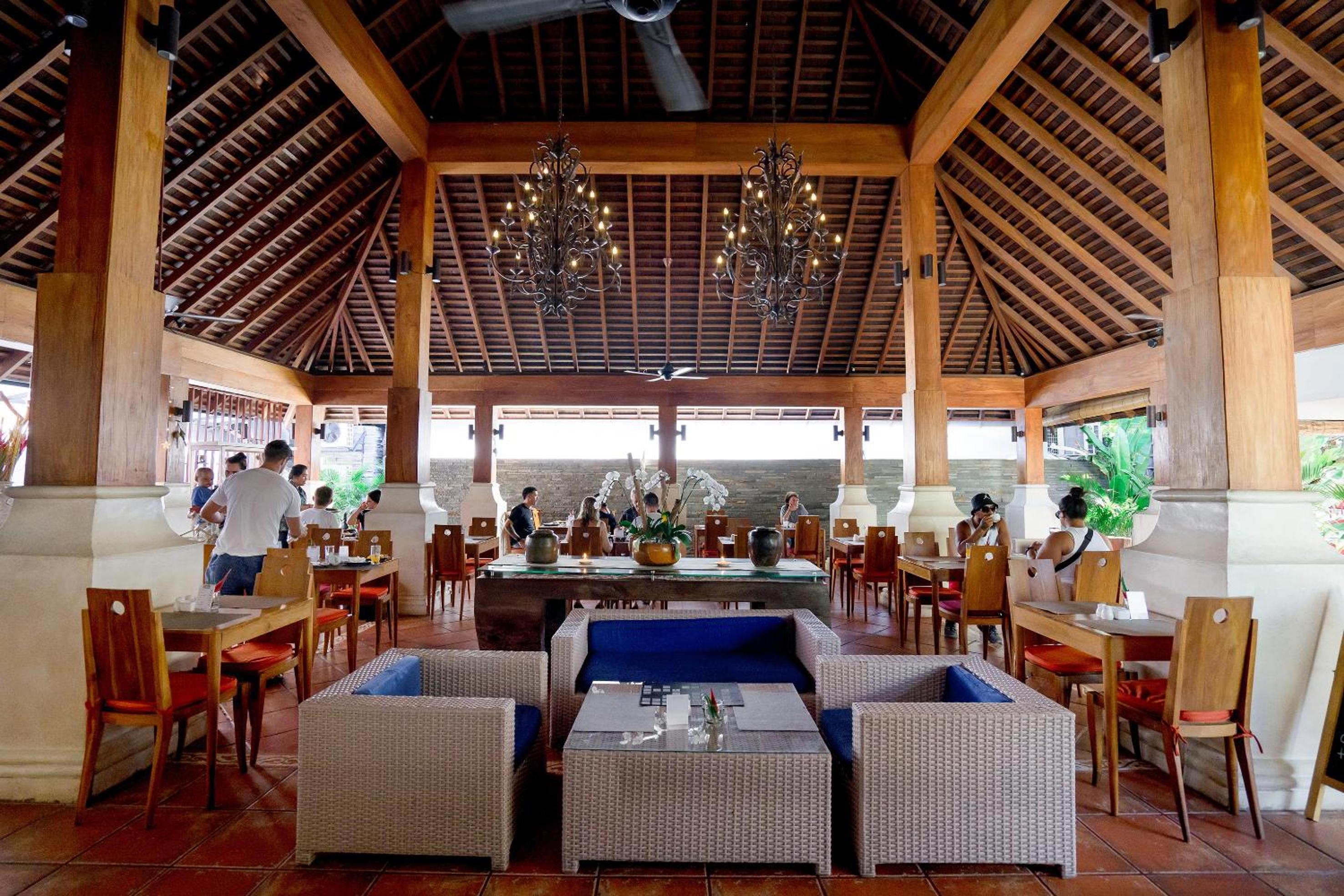 Villa Kayu Raja
