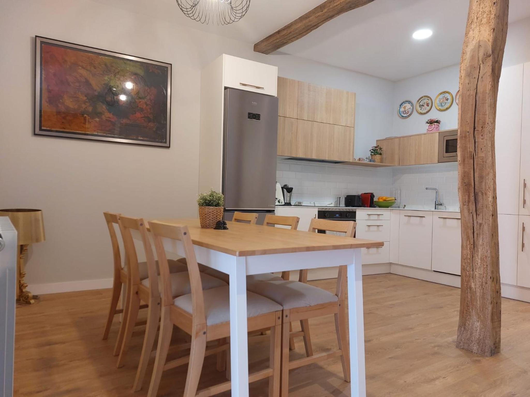Habitación en apartamento con zonas comunes compartida H2