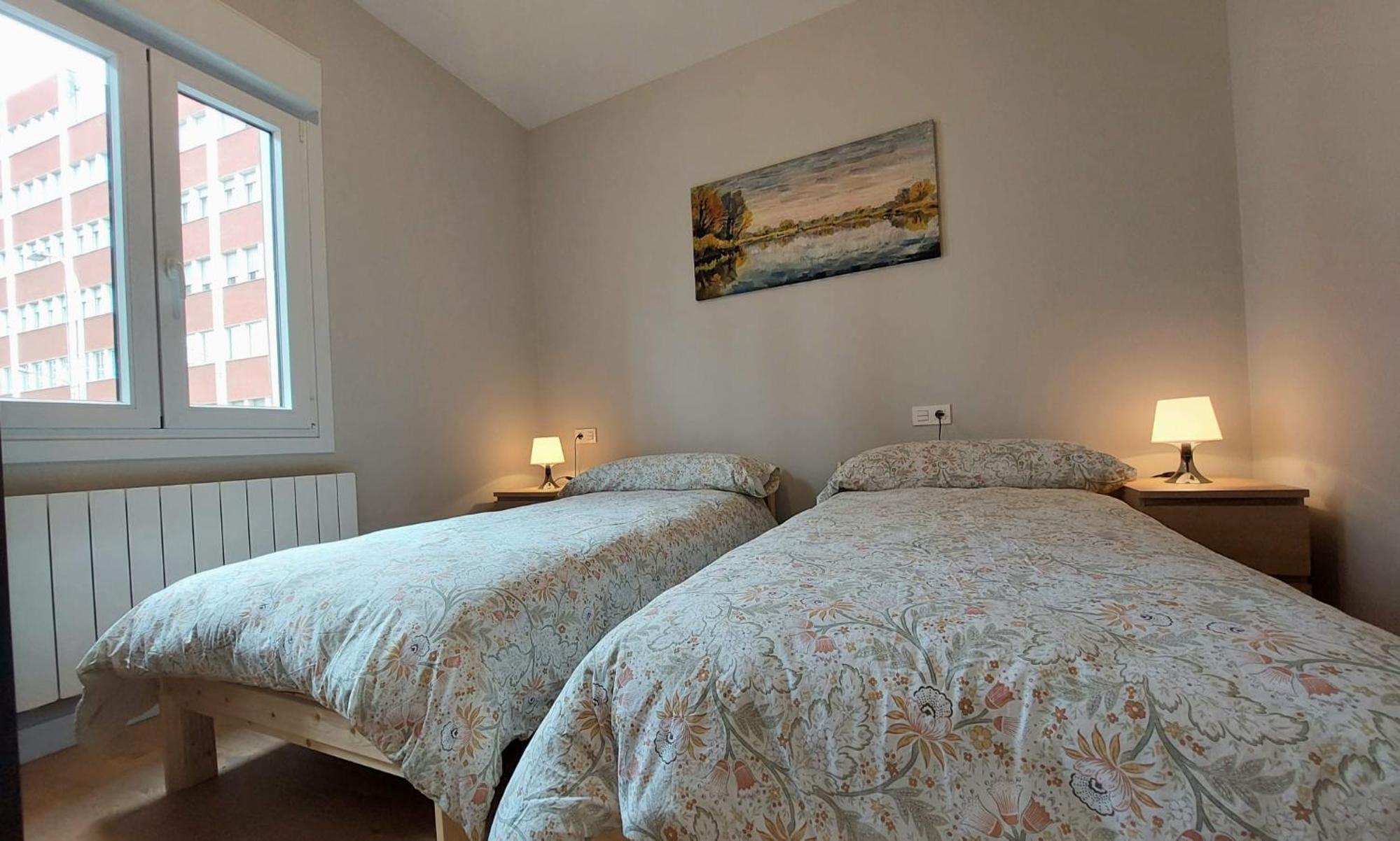 Habitación en apartamento con zonas comunes compartida H2