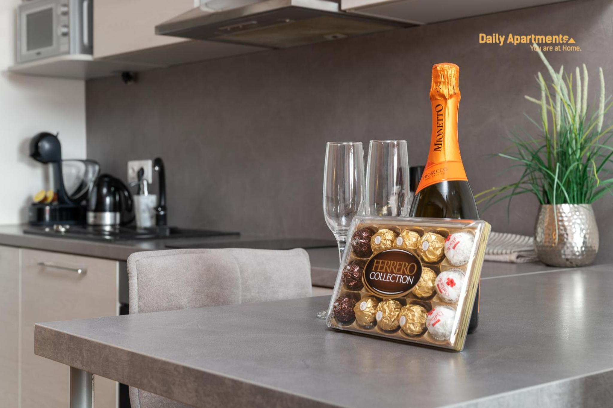 Luxury Suites Roseni 9 by Rikas Hotels view 4