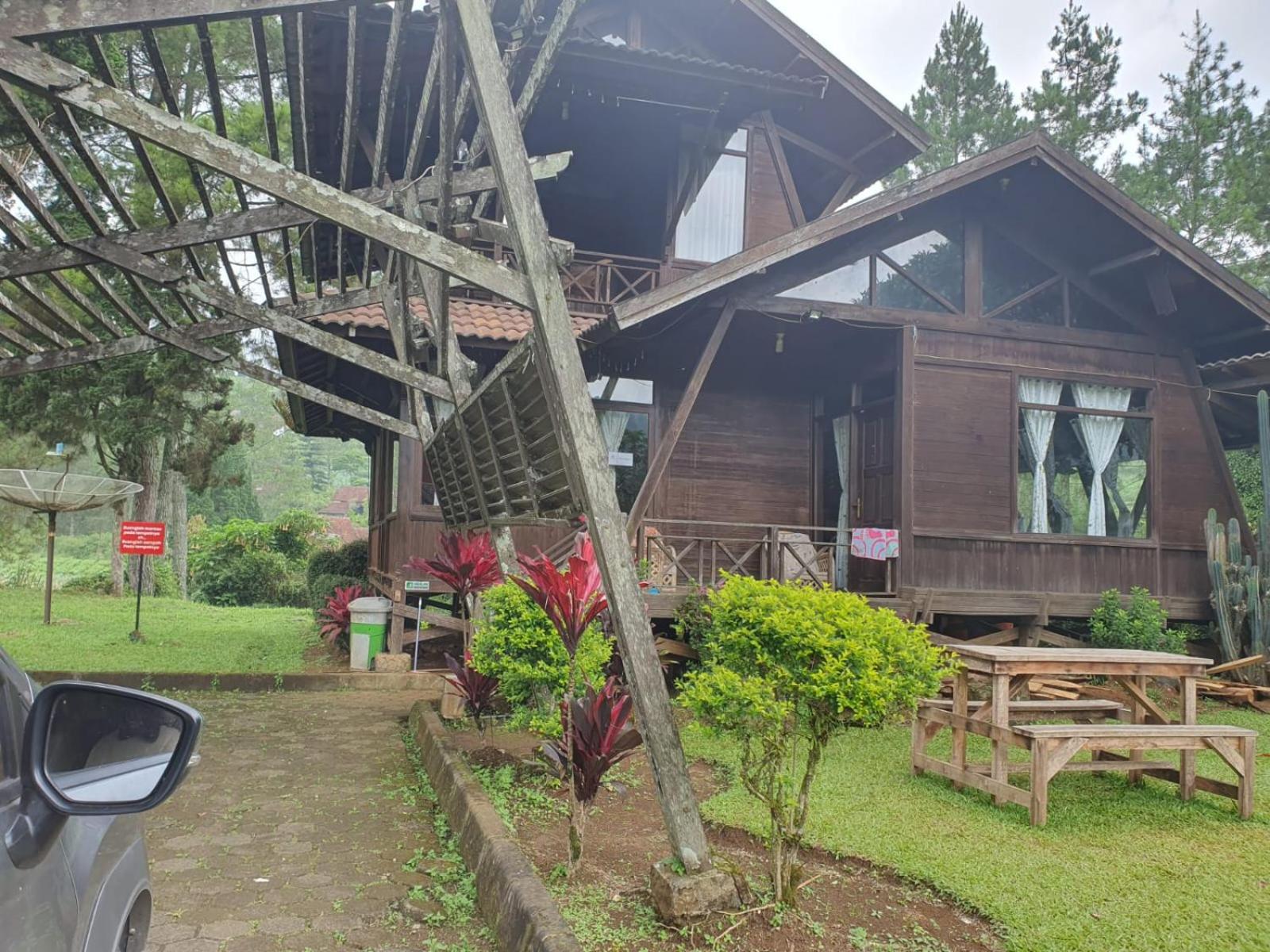 Aubrey Villa Ciwidey view 4