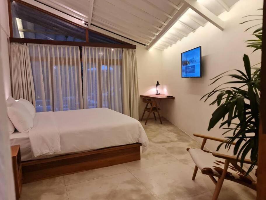 Savvy Villa, a Tranquil Oasis & Walk to the Beach