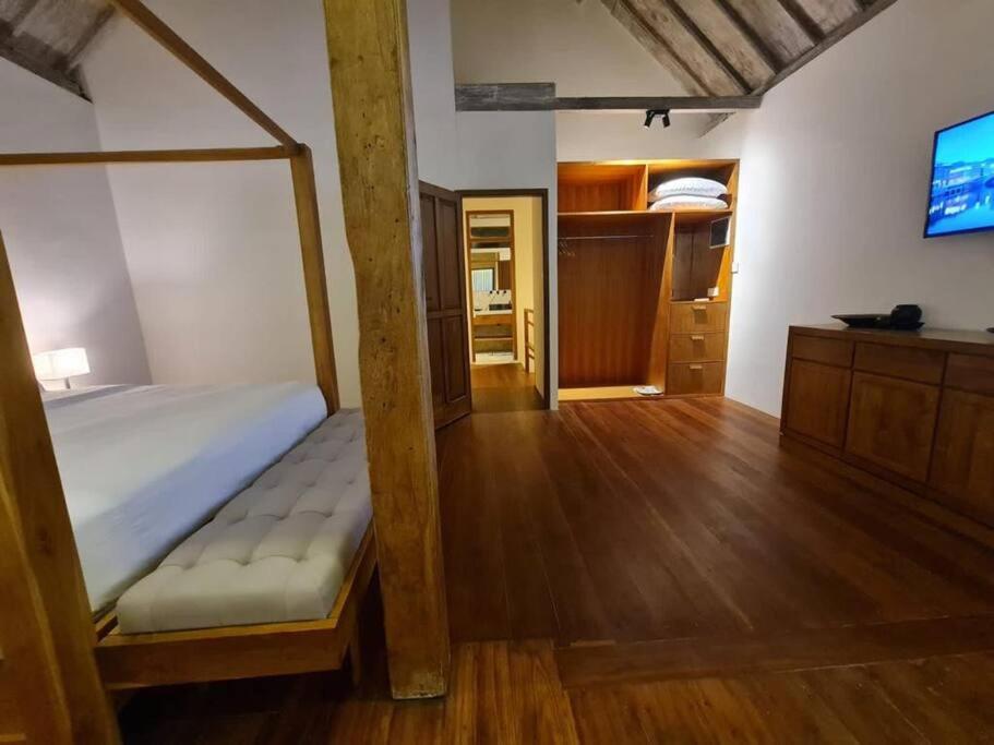 Savvy Villa, a Tranquil Oasis & Walk to the Beach