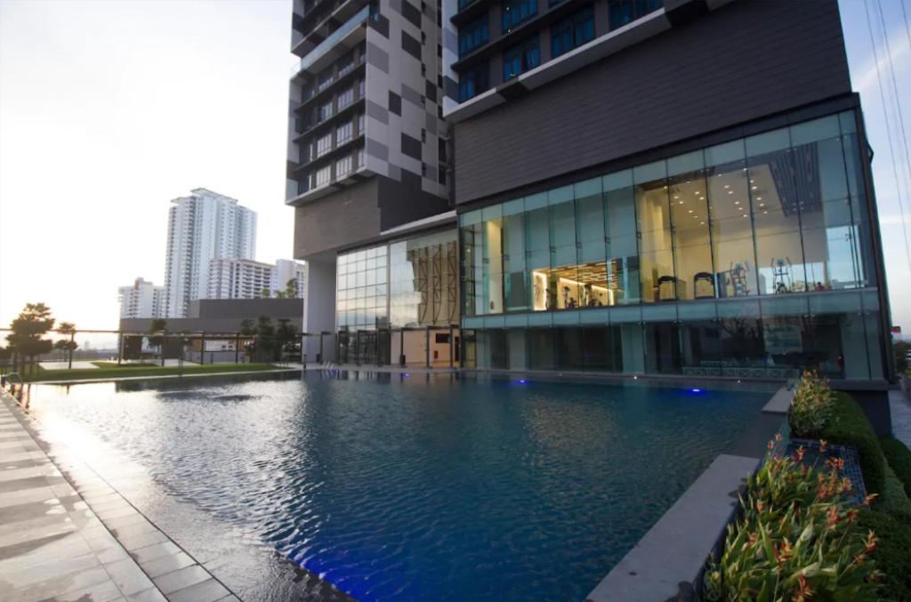 Setia Sky 88 Up to 6 pax !!! 2BEDROOM apartment with extra bed