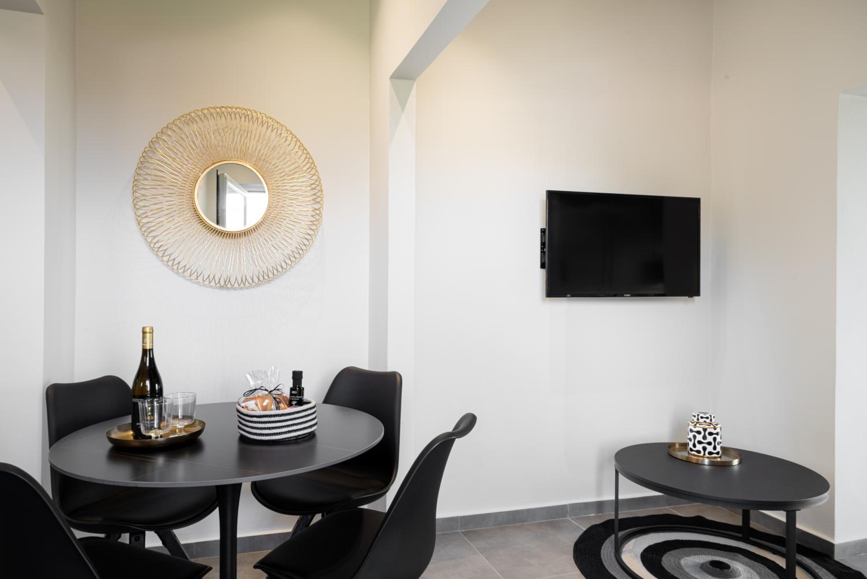 Meliora Suites