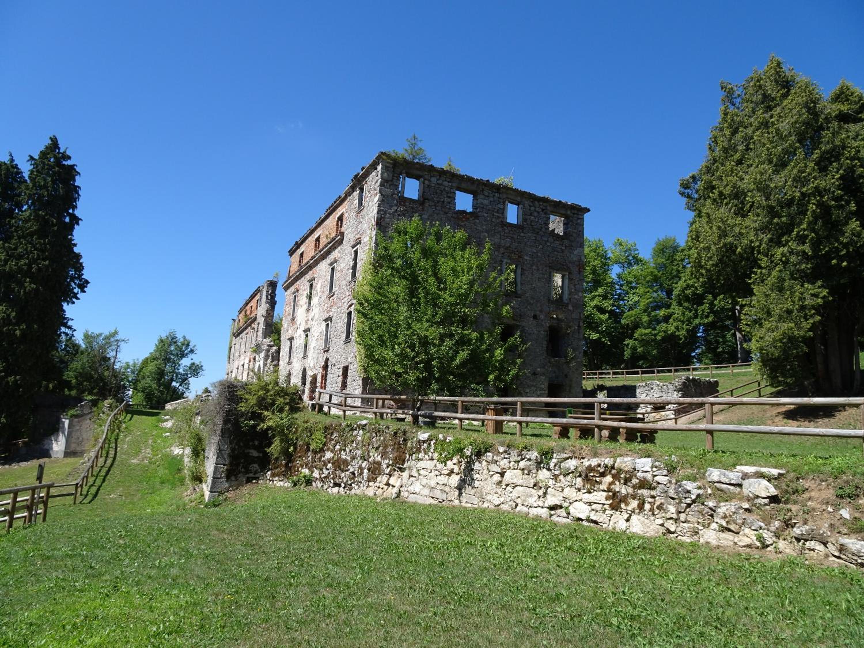 Photo 43