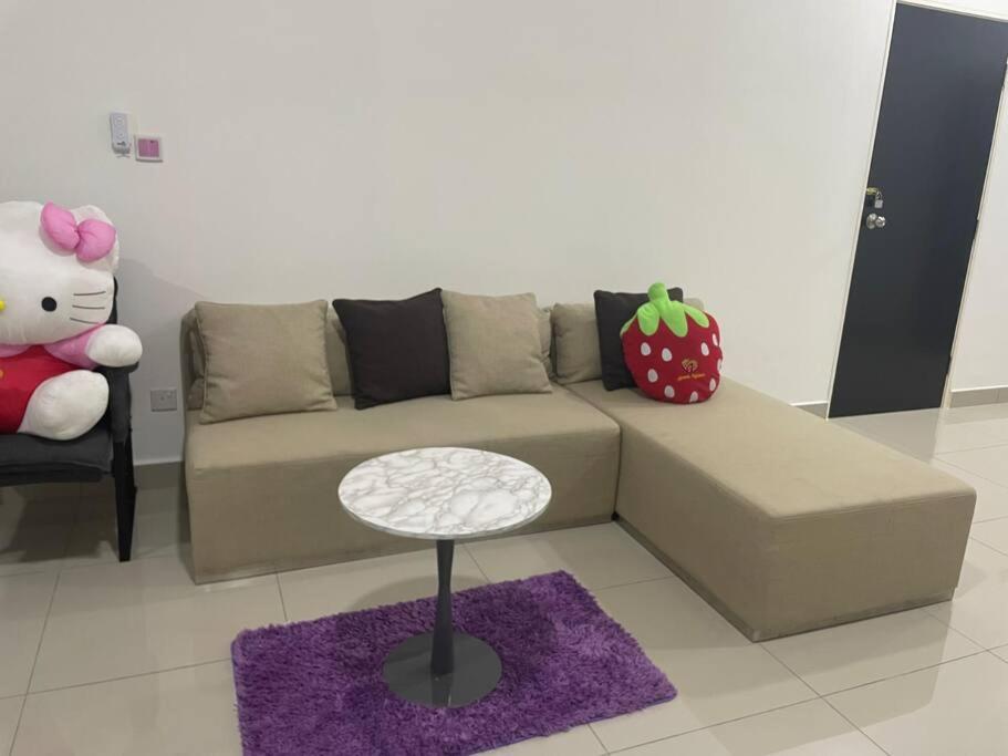Balcony Studio with WiFi Smart Tv @ Twin Galaxy near KSL/CIQ