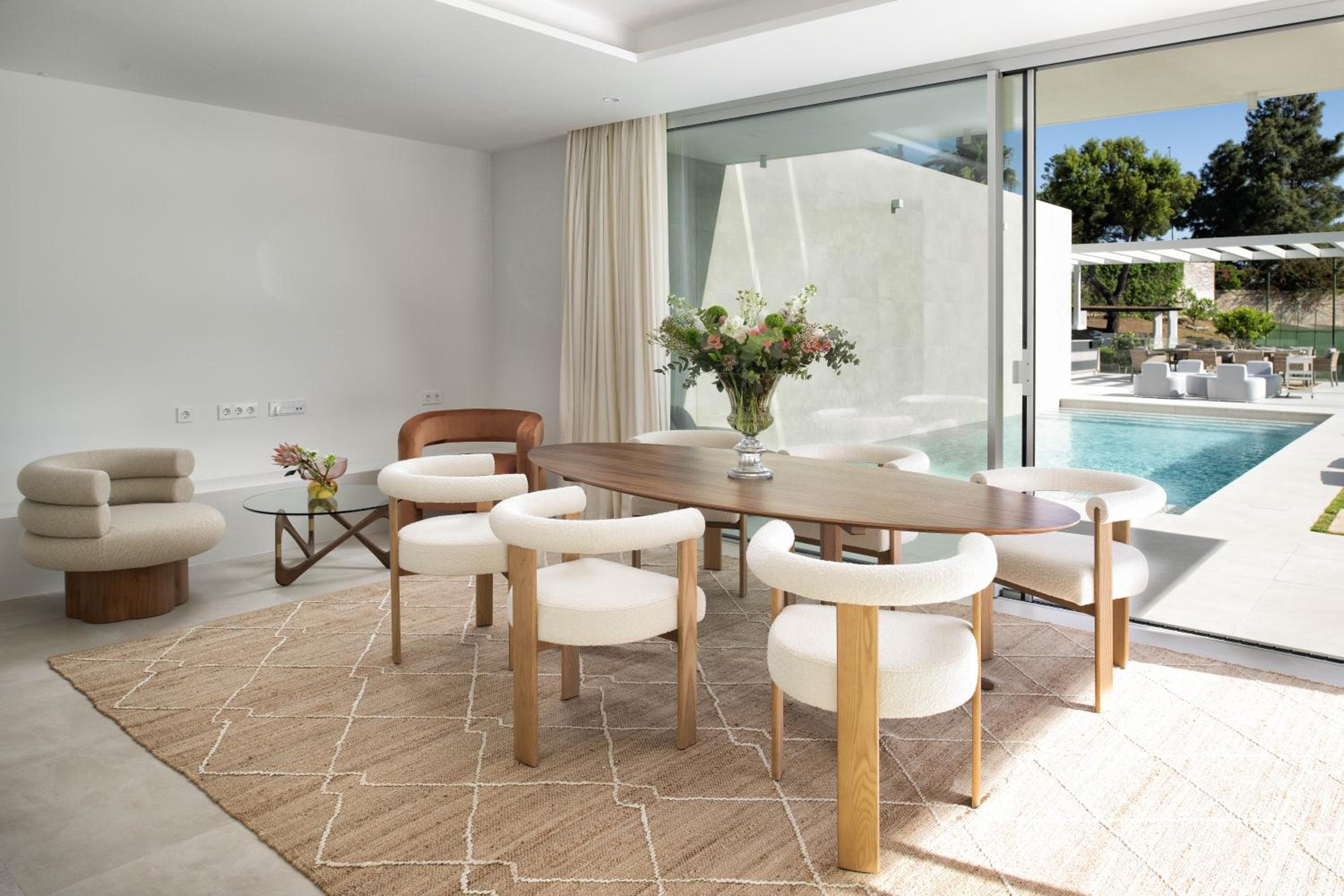 Luxury Villa Alma Pool, Garden & Parking